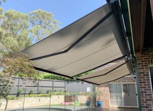 Báo giá mái che quay tay mới nhất 2024