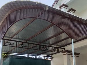 mái tôn che sân đẹp