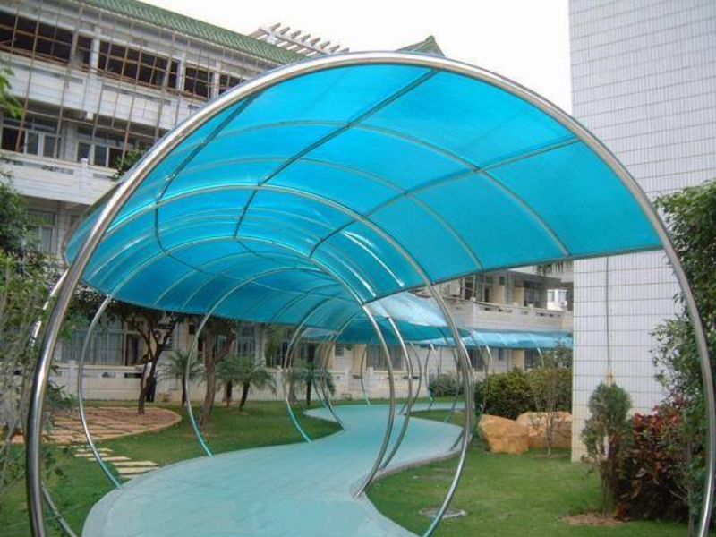 mái che bằng tấm nhựa polycarbonate